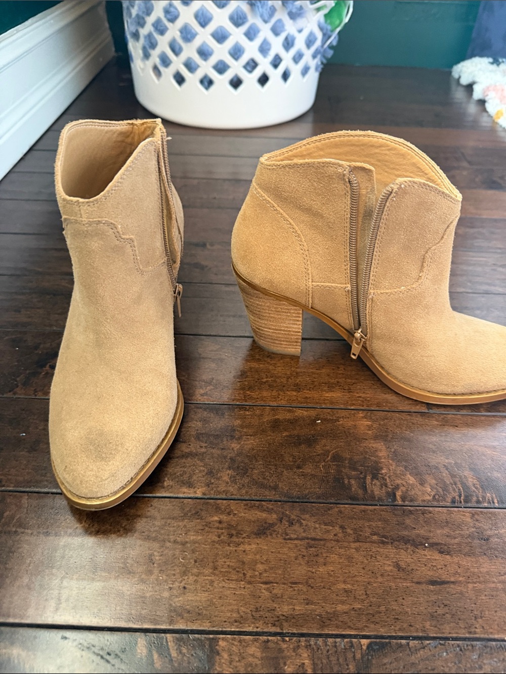 Lucky Brand Tan Suede Ankle Booties with Side Zip